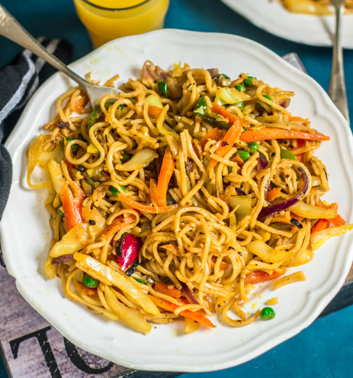 Veg Chowmein Noodles - Cooking With Sapana