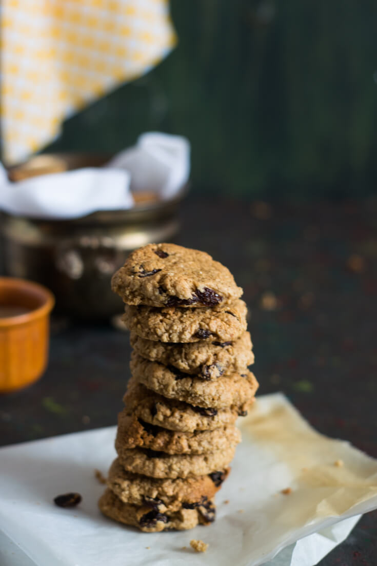 Vegan Oatmeal Raisin Cookies - Cooking With Sapana